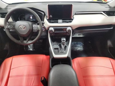 Used 2023 Toyota RAV4 XLE w/ Convenience Package image 2