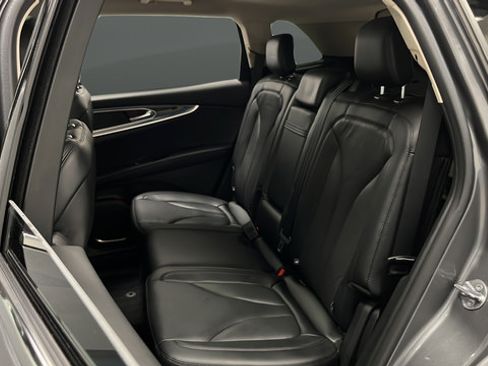 Used 2023 Lincoln Nautilus Reserve AWD/4WD image 23
