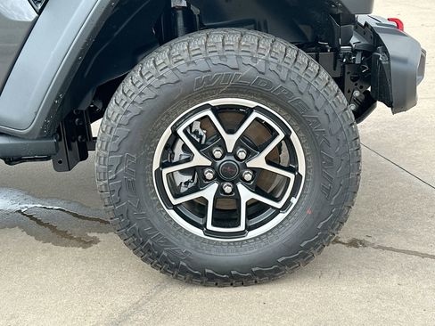 New 2025 Jeep Gladiator Rubicon w/ Safety Group image 24