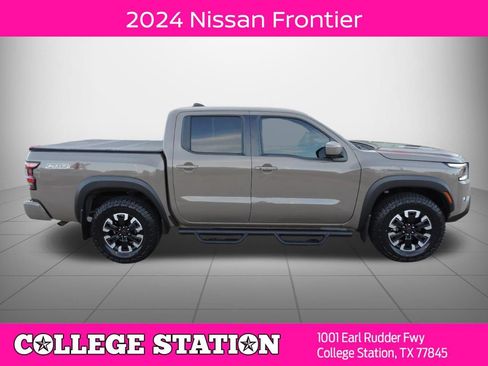 Used 2024 Nissan Frontier PRO-4X w/ Technology Package AWD/4WD image 2