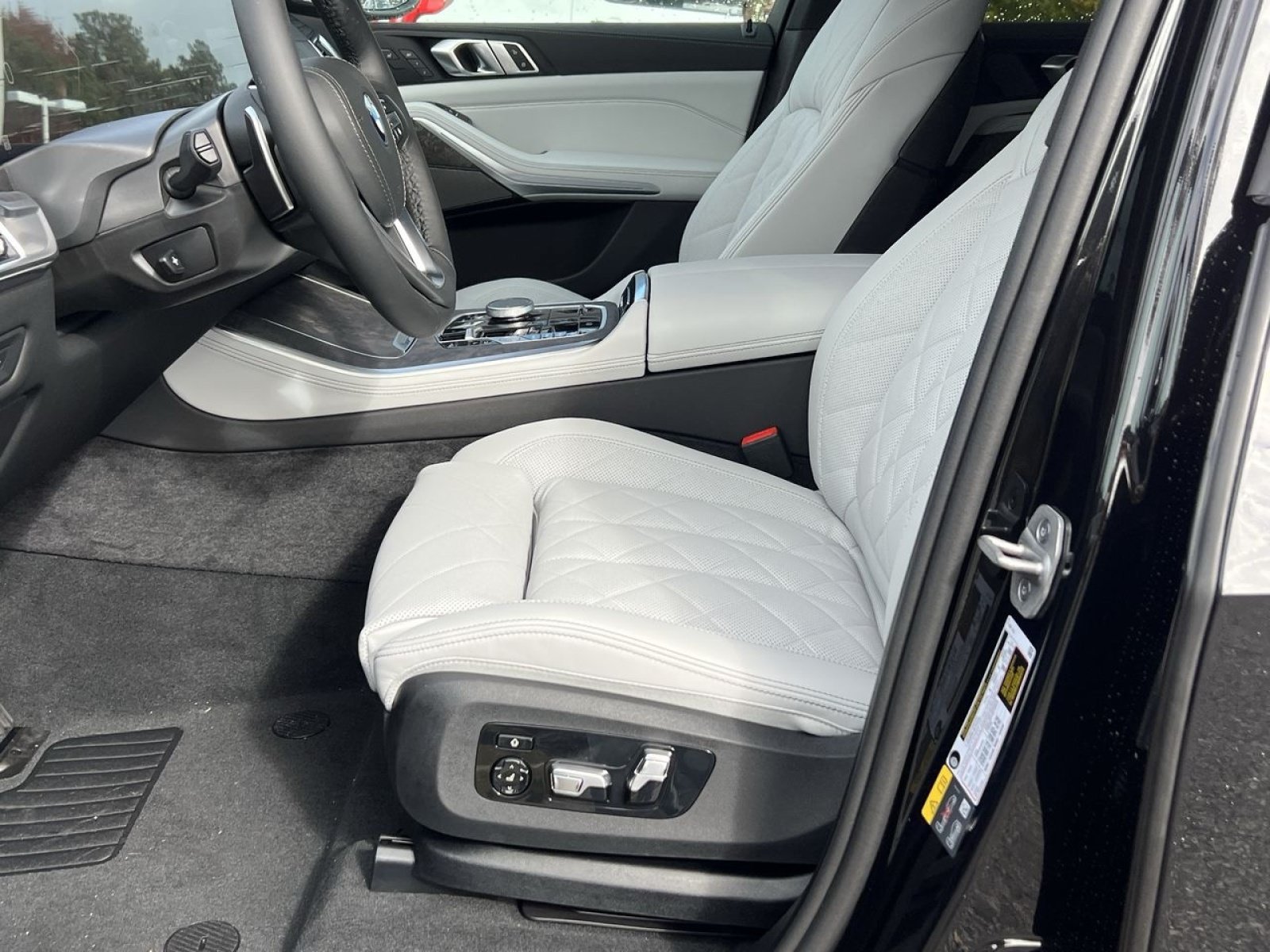 New 2026 BMW X5 xDrive50e AWD/4WD image 10