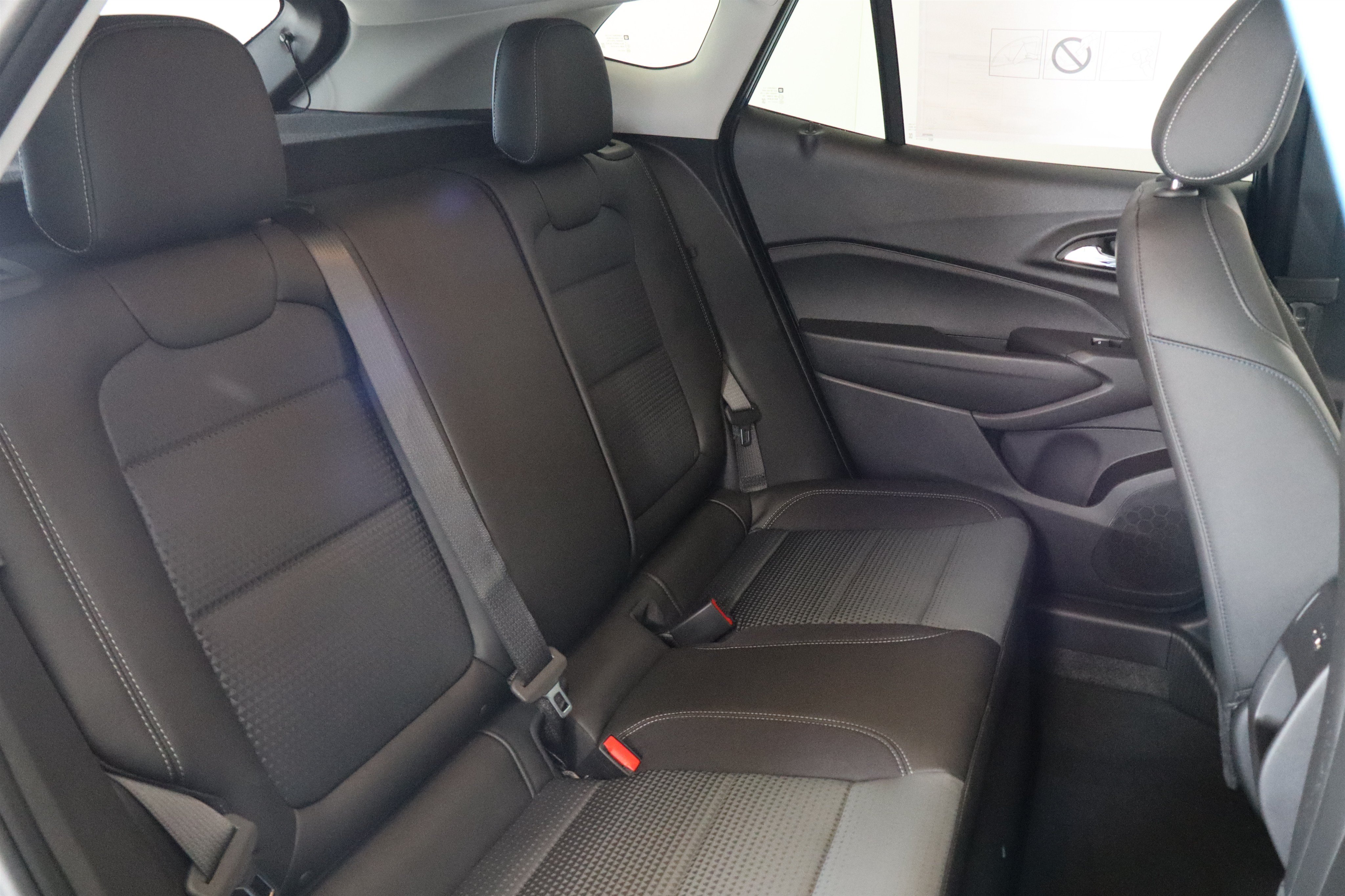 New 2026 Chevrolet Trax LT w/ Driver Confidence Package FWD image 22