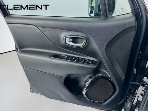 Used 2019 Jeep Renegade Altitude w/ Quick Order Package 2XM image 24