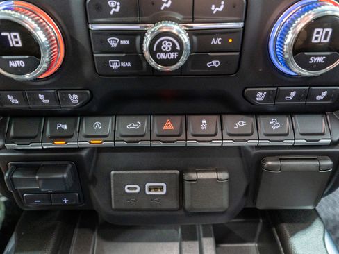 Used 2021 GMC Sierra 1500 AT4 w/ AT4 Premium Package image 28