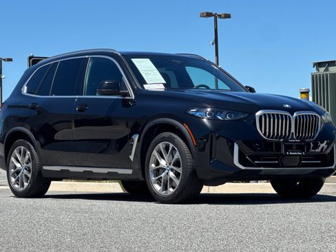 Used 2024 BMW X5 xDrive50e w/ Premium Package AWD/4WD image 7