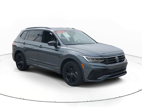 Certified 2023 Volkswagen Tiguan SE R-Line FWD image 1