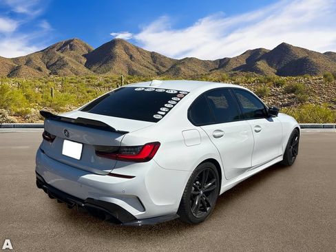 Used 2022 BMW 330i Sedan w/ M Sport Package RWD image 4