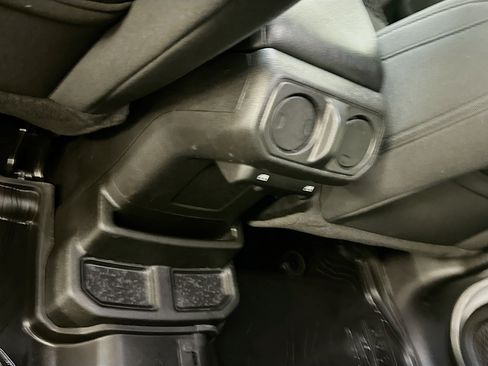 Used 2023 Jeep Wrangler Unlimited w/ Cold Weather Group AWD/4WD image 28