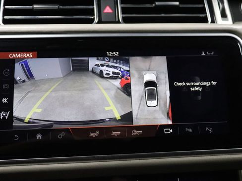 Used 2021 Land Rover Range Rover Long Wheelbase Autobiography image 16