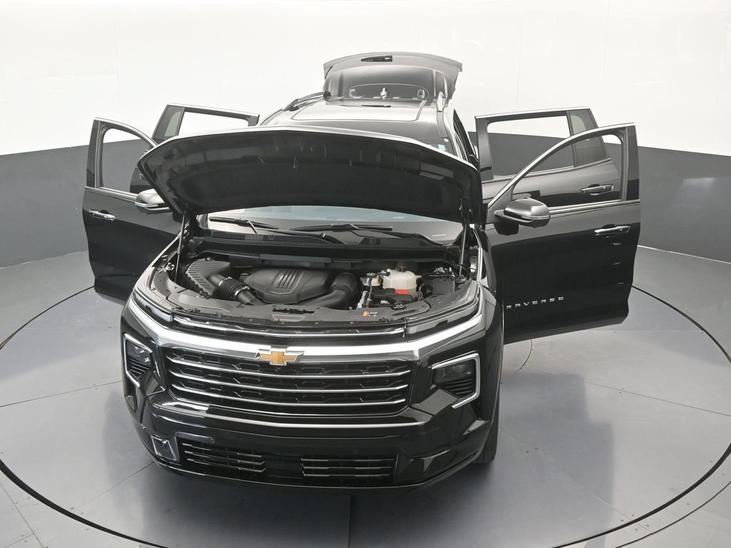 Used 2025 Chevrolet Traverse High Country FWD image 92