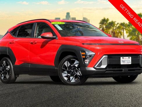 Used 2024 Hyundai Kona SEL FWD image 2