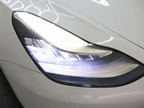 Used 2018 Tesla Model 3 Long Range RWD image 27