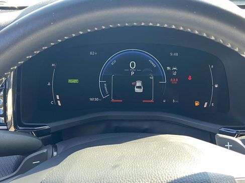 Used 2025 Toyota Camry SE FWD image 35