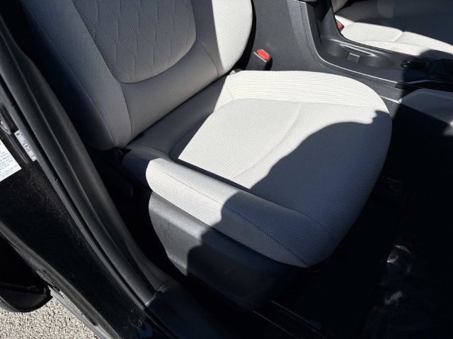 Used 2022 Toyota Corolla Cross LE AWD/4WD image 10