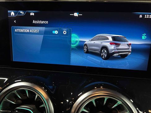 Certified 2025 Mercedes-Benz GLA 250 4MATIC image 35