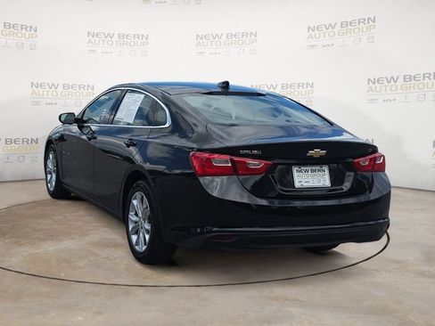 Used 2025 Chevrolet Malibu LT FWD image 3