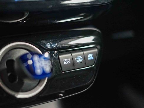 Used 2022 Toyota Prius Prime LE image 27