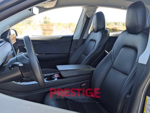 Used 2020 Tesla Model Y Long Range AWD/4WD image 27