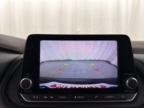 Used 2023 Nissan Rogue SV AWD/4WD image 13