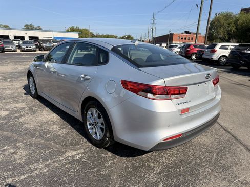 Used 2018 Kia Optima LX FWD image 3