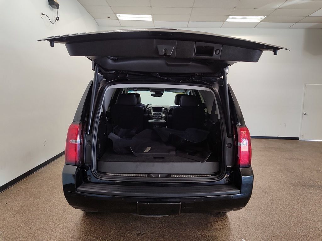 Used 2019 Chevrolet Tahoe LT w/ Luxury Package AWD/4WD image 5