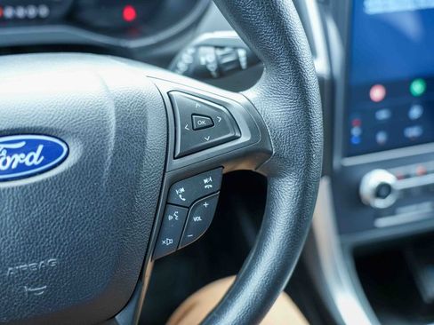 Used 2022 Ford Edge SE image 29