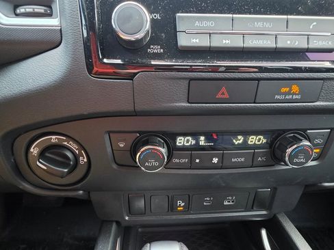 Used 2022 Nissan Frontier SV w/ Technology Package image 10