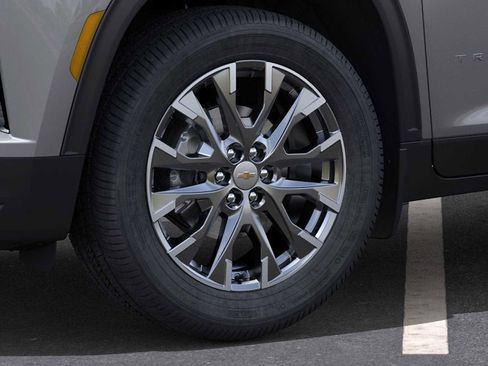 New 2026 Chevrolet Traverse LT w/ Sun and Wheel Package AWD/4WD image 9