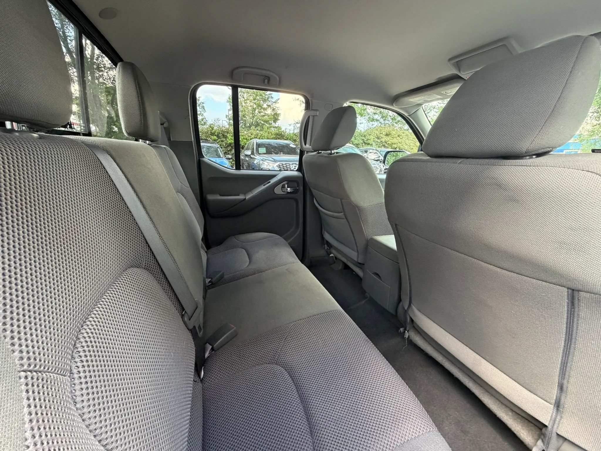 Used 2020 Nissan Frontier SV w/ Midnight Edition Floor Mats AWD/4WD image 13