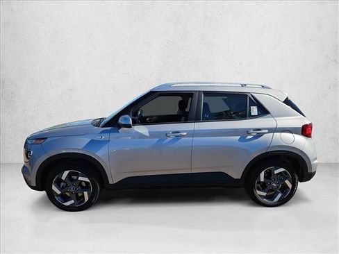 New 2026 Hyundai Venue SEL FWD image 2
