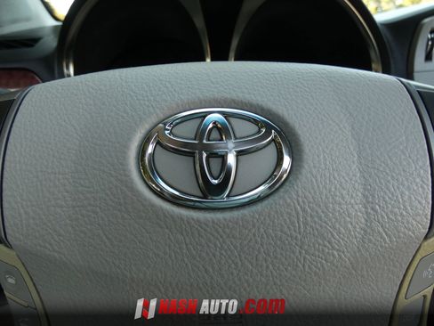 Used 2011 Toyota Avalon FWD image 59