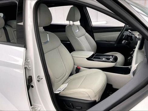 Certified 2025 Hyundai Tucson Limited AWD/4WD image 7