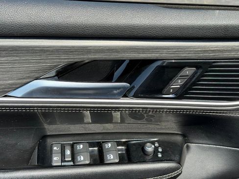 Used 2023 Jeep Wagoneer L Series II image 18