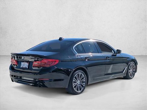 Used 2019 BMW 530i xDrive w/ Executive Package image 5