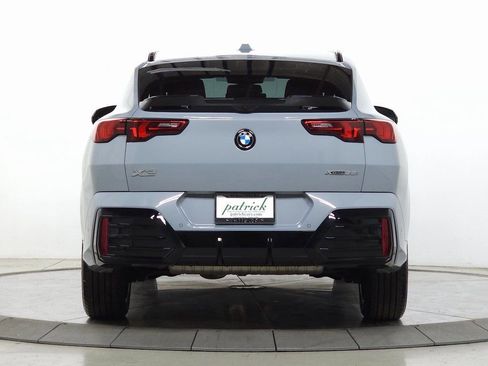 Used 2025 BMW X2 xDrive28i w/ Premium Package image 7