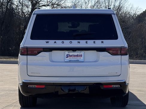 Used 2022 Jeep Wagoneer Series III image 5
