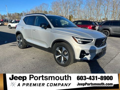 Used 2023 Volvo XC40 B5 Plus w/ Driver Assist Package image 1