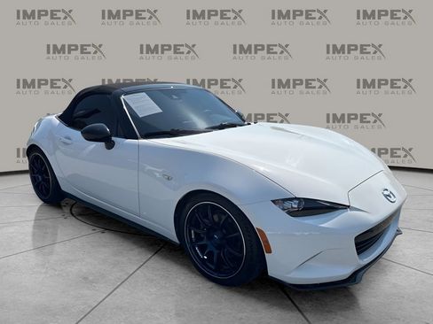 Used 2021 MAZDA MX-5 Miata Sport w/ Appearance Package image 7
