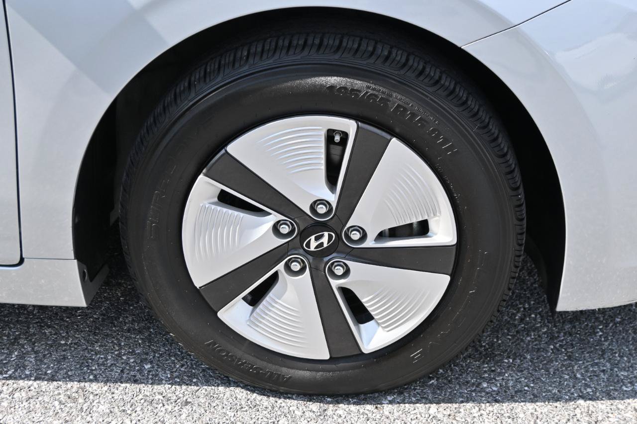 Used 2020 Hyundai Ioniq Blue FWD image 34