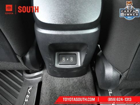 Used 2025 Hyundai Elantra SE FWD image 24