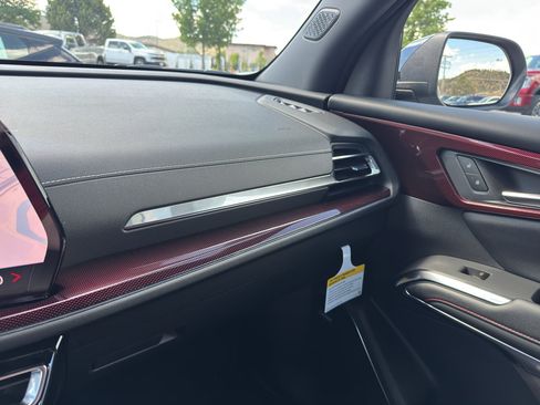New 2026 Chevrolet Traverse Z71 w/ Enhanced Driving Package AWD/4WD image 32