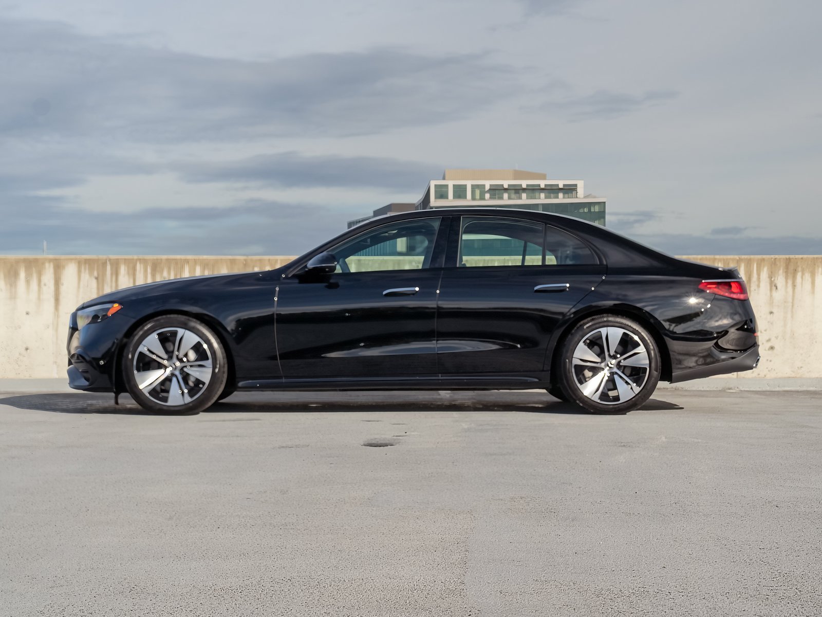 Used 2026 Mercedes-Benz E 350 4MATIC Sedan image 4