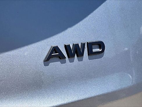 Used 2024 Nissan Rogue S AWD/4WD image 10
