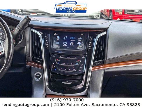 Used 2019 Cadillac Escalade ESV Premium Luxury AWD/4WD image 12