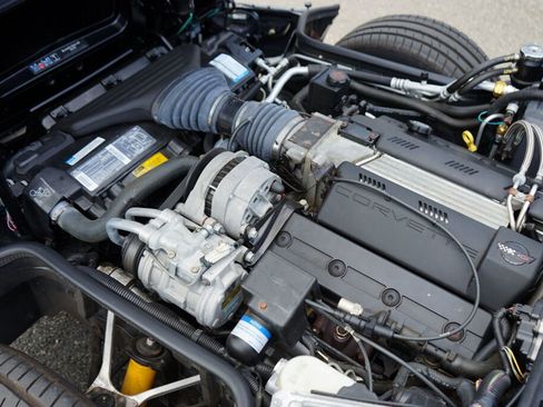 Used 1995 Chevrolet Corvette Coupe image 9