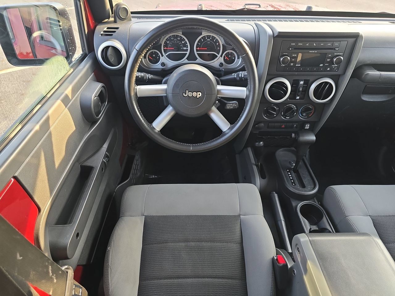 Used 2010 Jeep Wrangler Unlimited Sahara AWD/4WD image 18