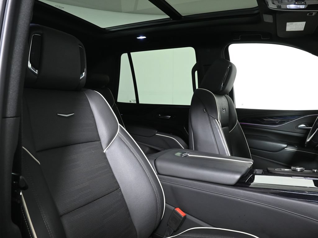 Used 2022 Cadillac Escalade Sport w/ Touring Package AWD/4WD image 36