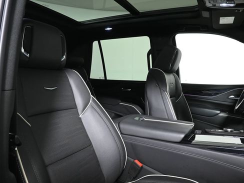 Used 2022 Cadillac Escalade Sport w/ Touring Package AWD/4WD image 36