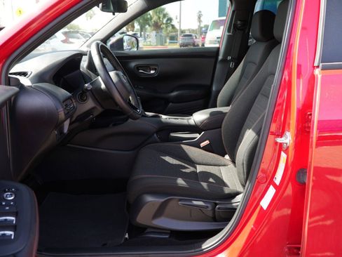 Used 2025 Honda HR-V Sport image 7
