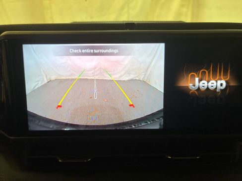 Used 2025 Jeep Wrangler Sport S AWD/4WD image 23